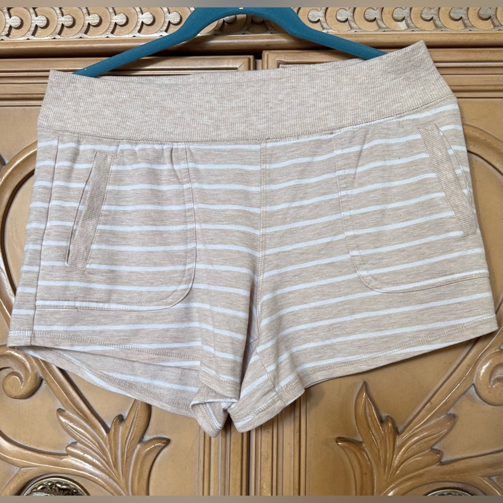 Athletic Works Beige & White Striped Knit Shorts Sz M front pockets guc